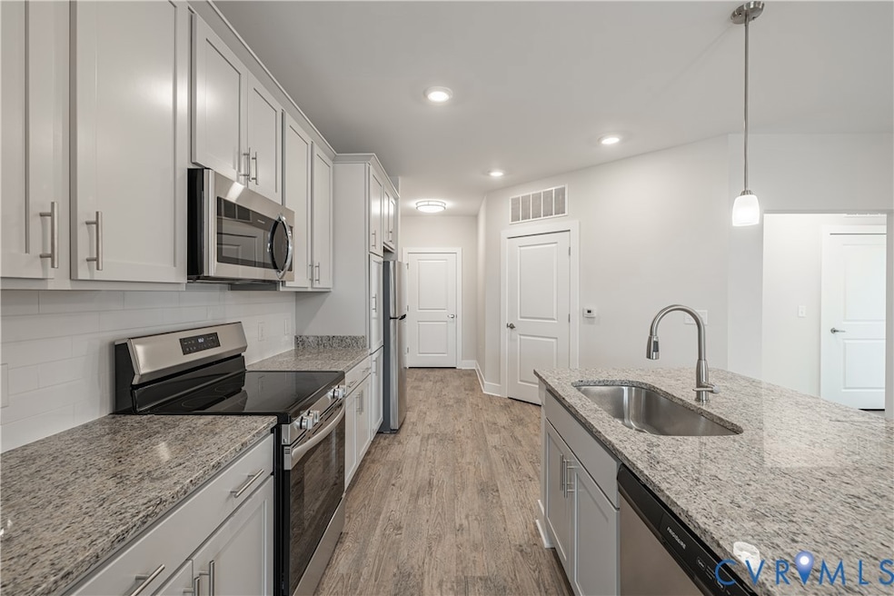 10525 Stony Bluff Dr unit 203, Ashland, VA 23005 - photo 1