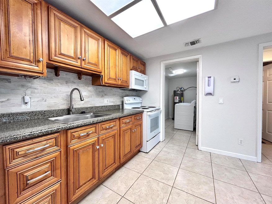 7168 Southgate Blvd unit 7168, Tamarac, FL 33321 - photo 1