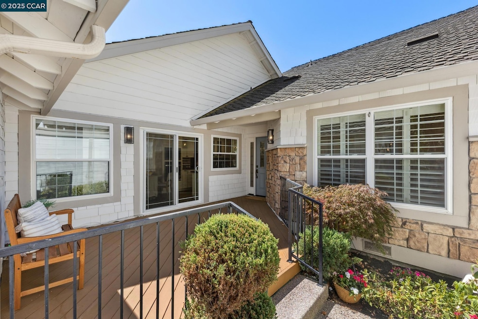 Sold $1,325,000 • Co-Listing Agent