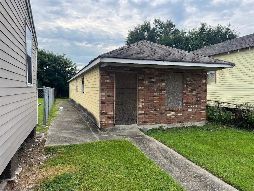 627 Forstall St, New Orleans, LA 70117 - photo 1