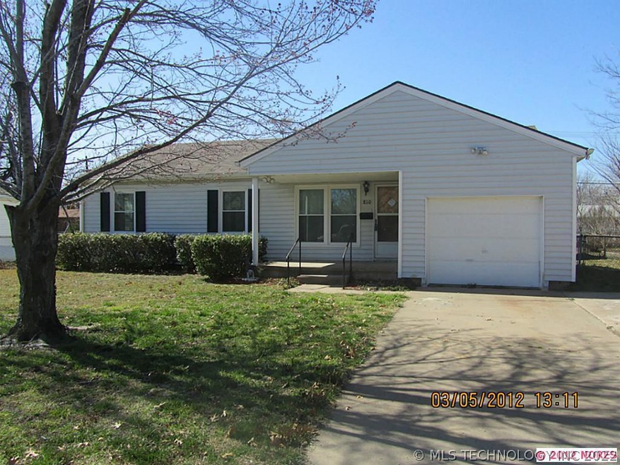 Perfect starter home! Newer windows, gutters and r