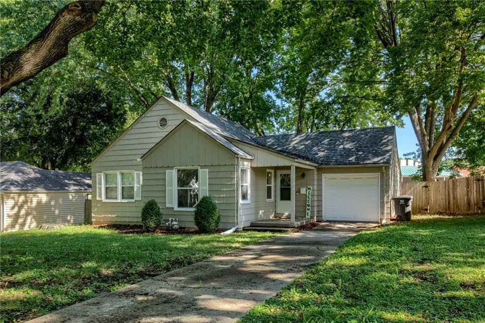 1308 W 27th St S, Independence, MO 64052 - photo 1