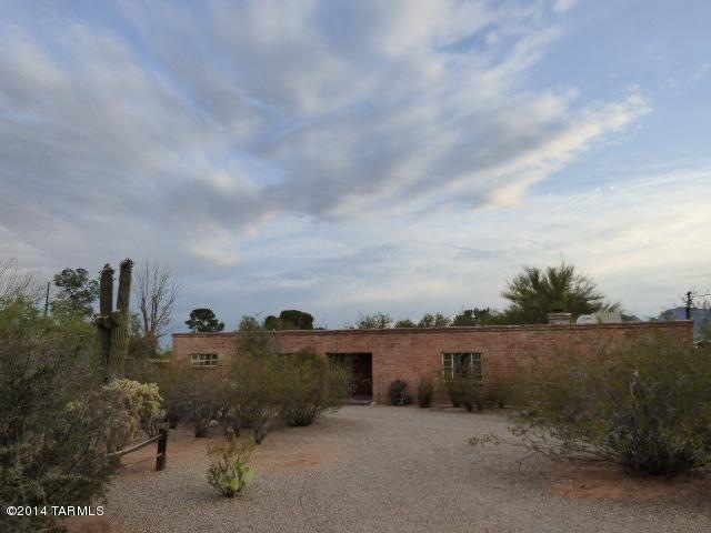 1327 E Kleindale Rd, Tucson, AZ 85719 - photo 1