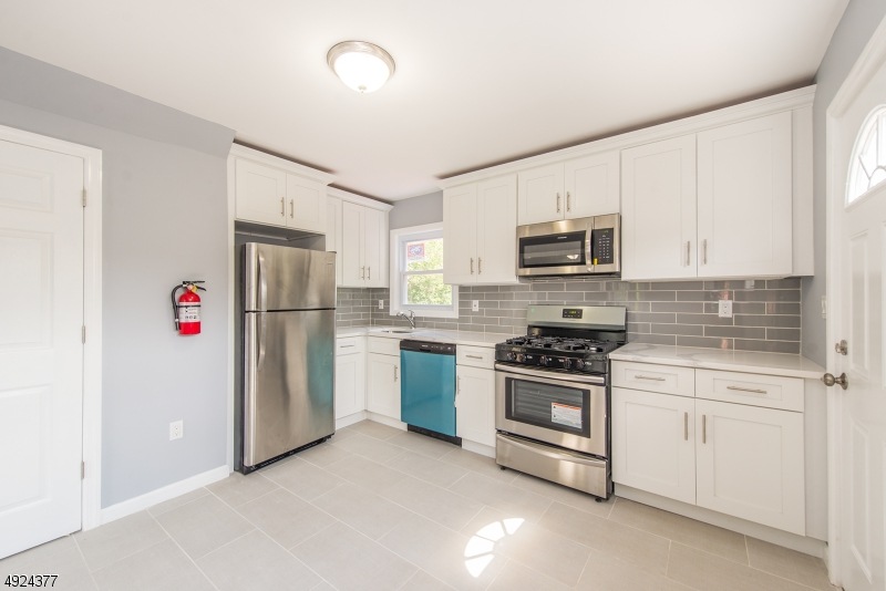 28 Roberts Rd, Somerset, NJ 08873 - photo 1