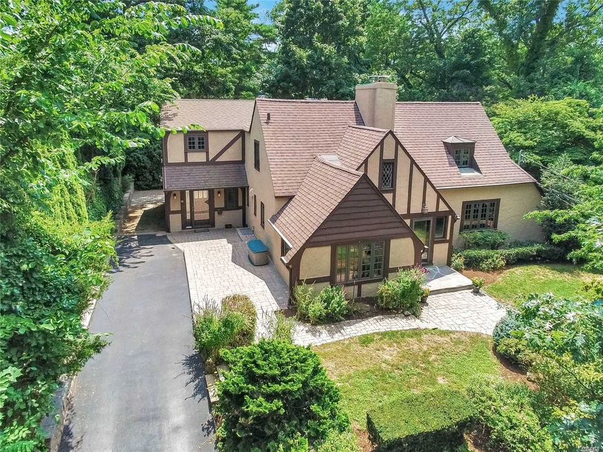 70 Litchfield Rd, Port Washington, NY 11050 - photo 1