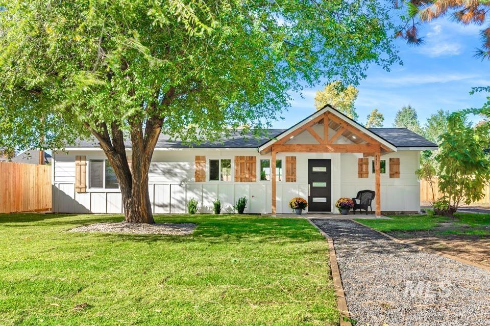 435 E 8th St, Weiser, ID 83672 - photo 1