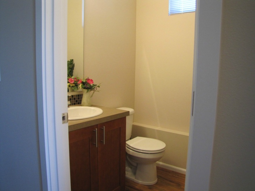 2012 S 261st Ct, Des Moines, WA 98198 - photo 1