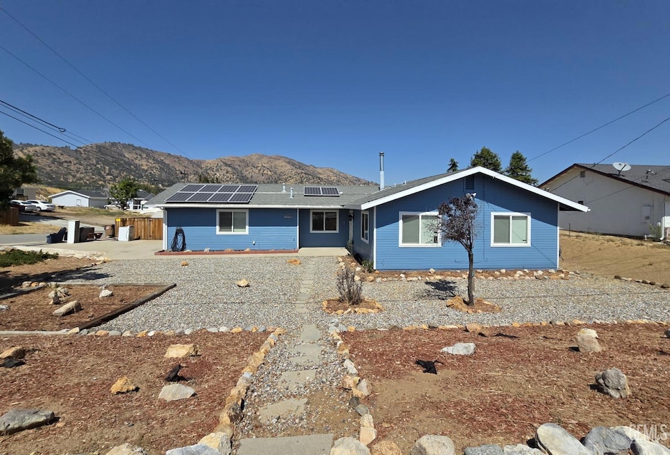 22201 Mccarthy Dr, Tehachapi, CA 93561 - photo 1