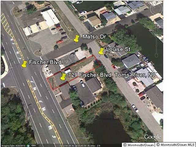 729 Fischer Blvd, Toms River, NJ 08753 - photo 1