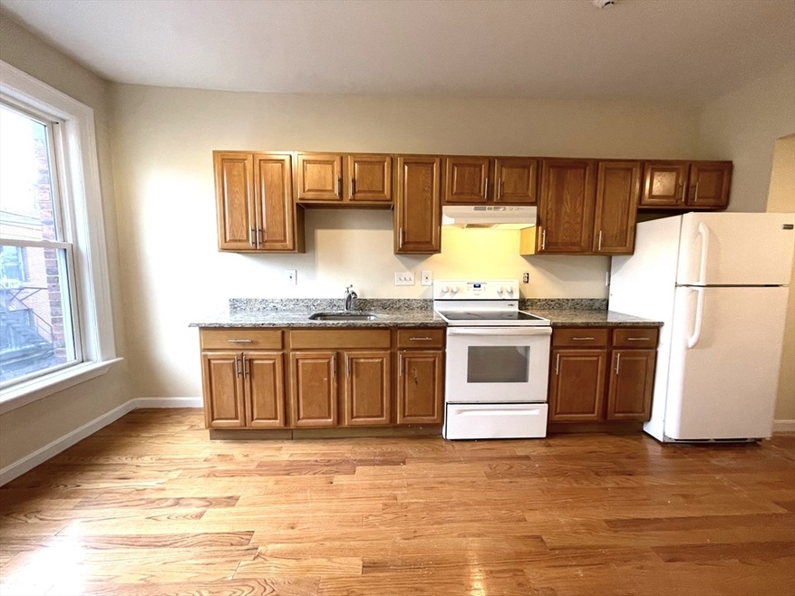 4 Washington Ave unit 38, Chelsea, MA 02150 - photo 1