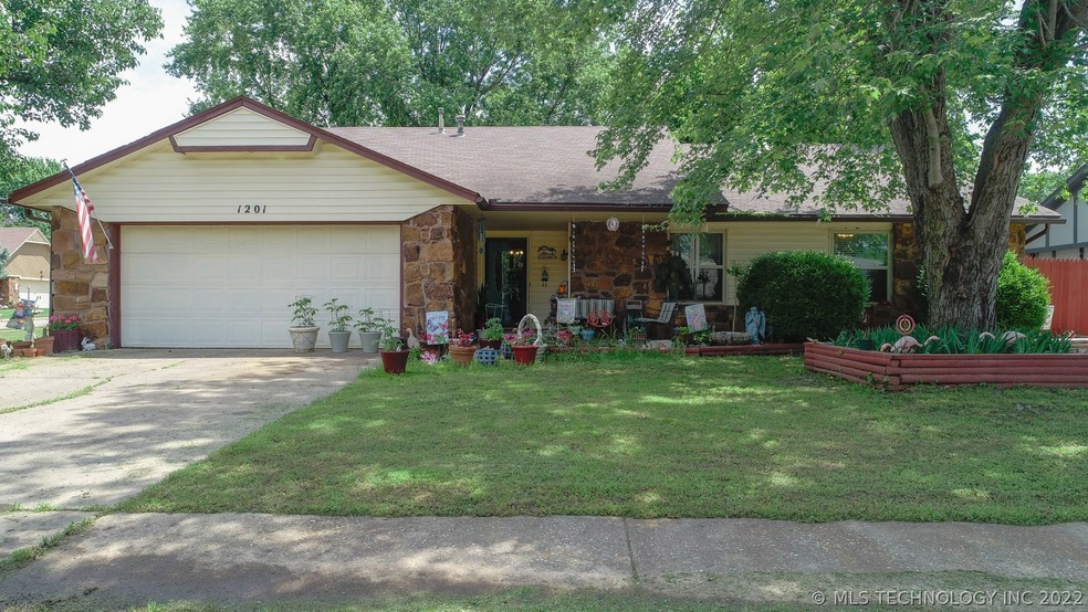 1201 S 28th St, Broken Arrow, OK 74014 - photo 1