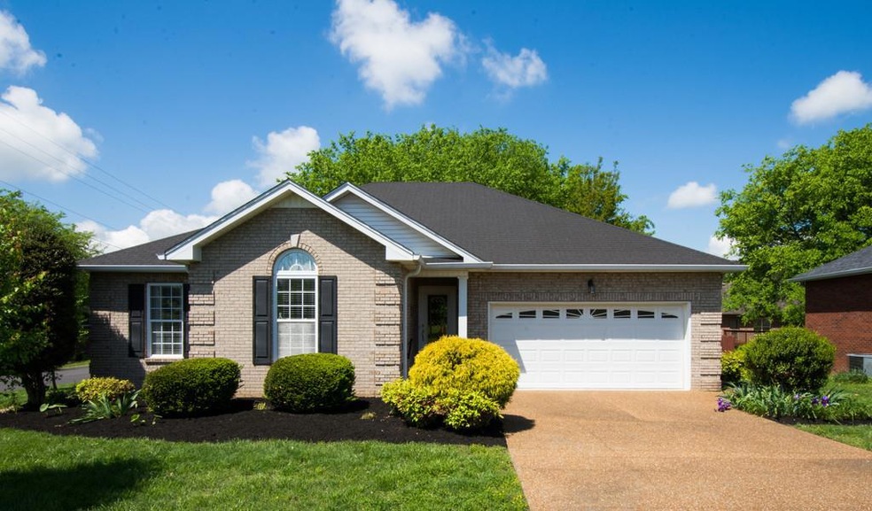 Welcome Home to 139 Putter Point!