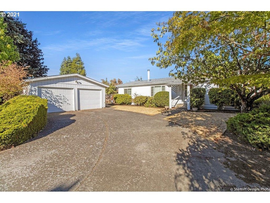 3087 Stapp Dr, Eugene, OR 97408 - photo 1