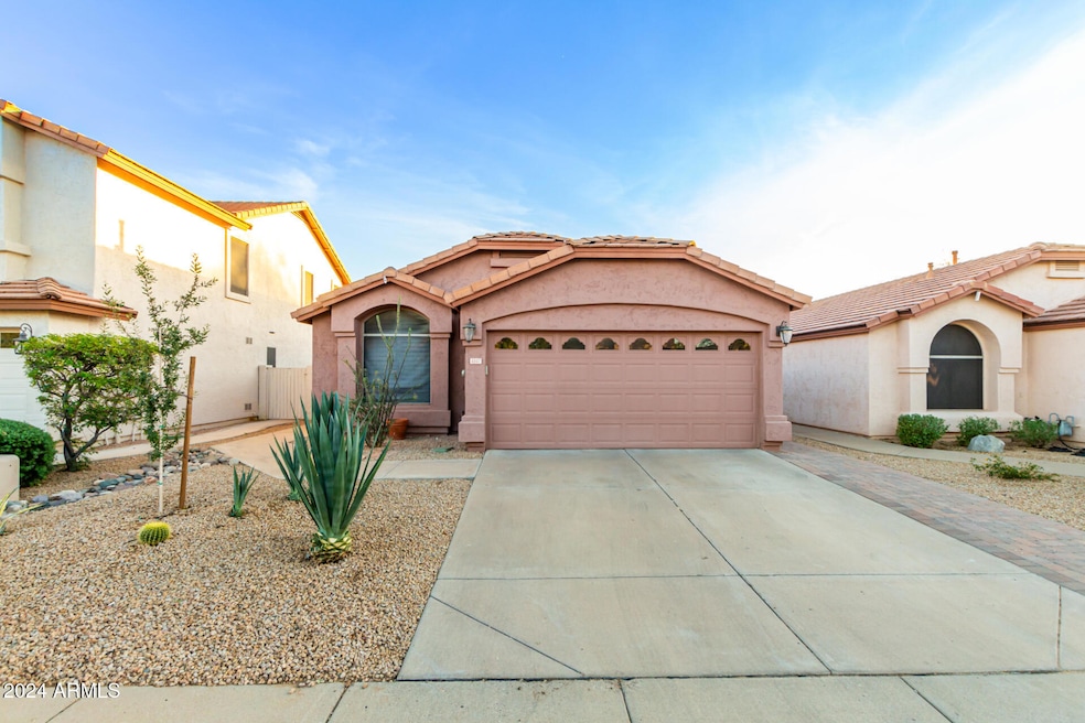 4847 E Abraham Ln, Phoenix, AZ 85054 - photo 1