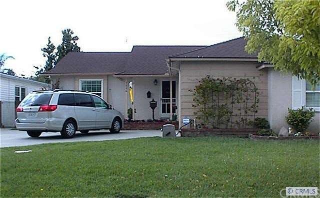 Curved driveway with room for 3 cars