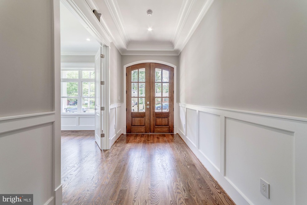 1208 Cottage St SW, Vienna, VA 22180 - photo 1