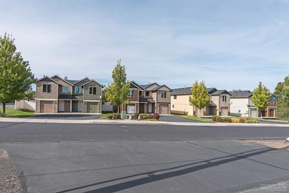 2259 SW 22nd St, Redmond, OR 97756 - photo 1