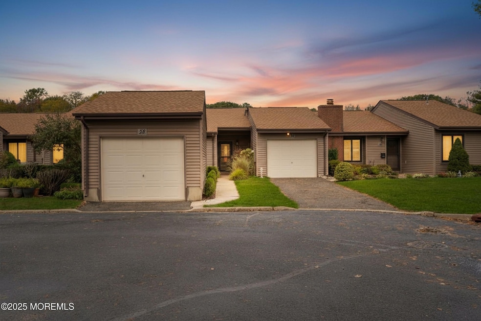 38 Concord Ct, Red Bank, NJ 07701 - photo 1