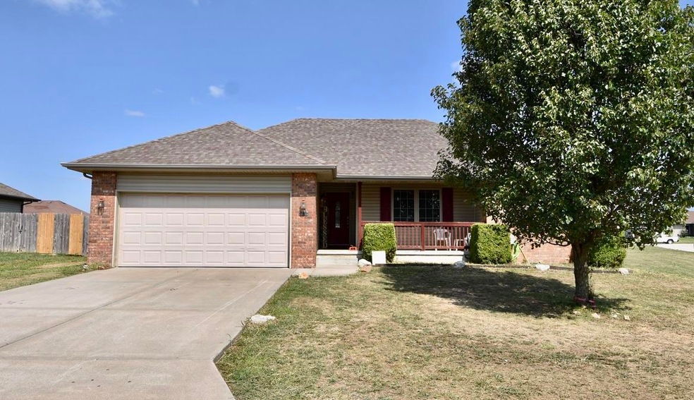 701 W Lexington Circle