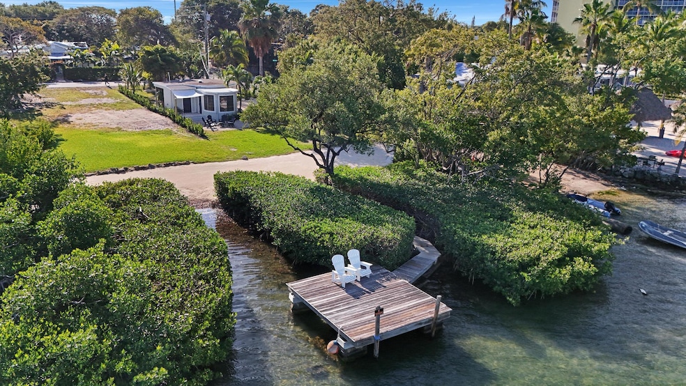 Bayfront 1 Mile from Tavernier Creek
