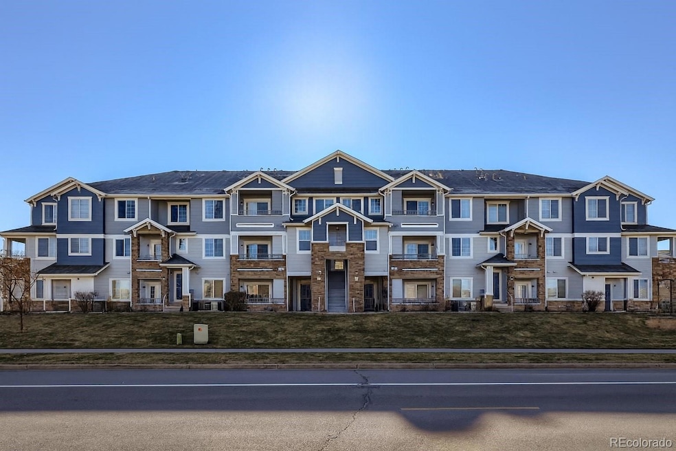 5255 Memphis St unit 717, Denver, CO 80239 - photo 1