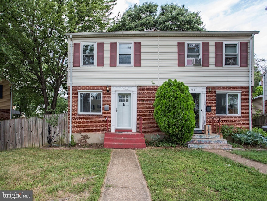 2220 Dartmouth Dr, Alexandria, VA 22307 - photo 1