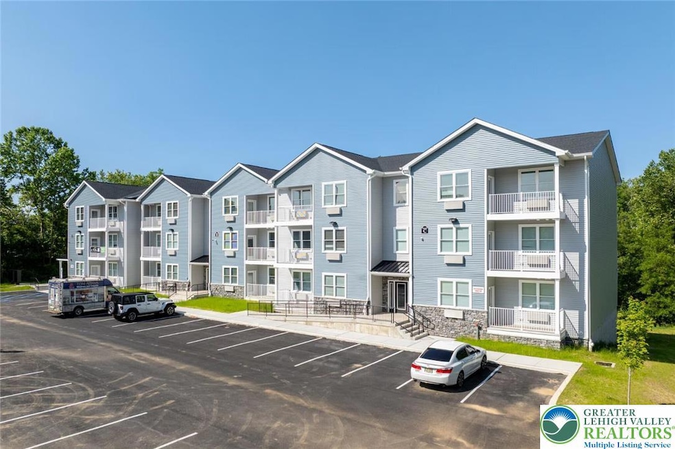 948 N Front St unit C-2, Allentown, PA 18102 - photo 1