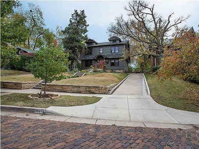 3910 Willow Dr