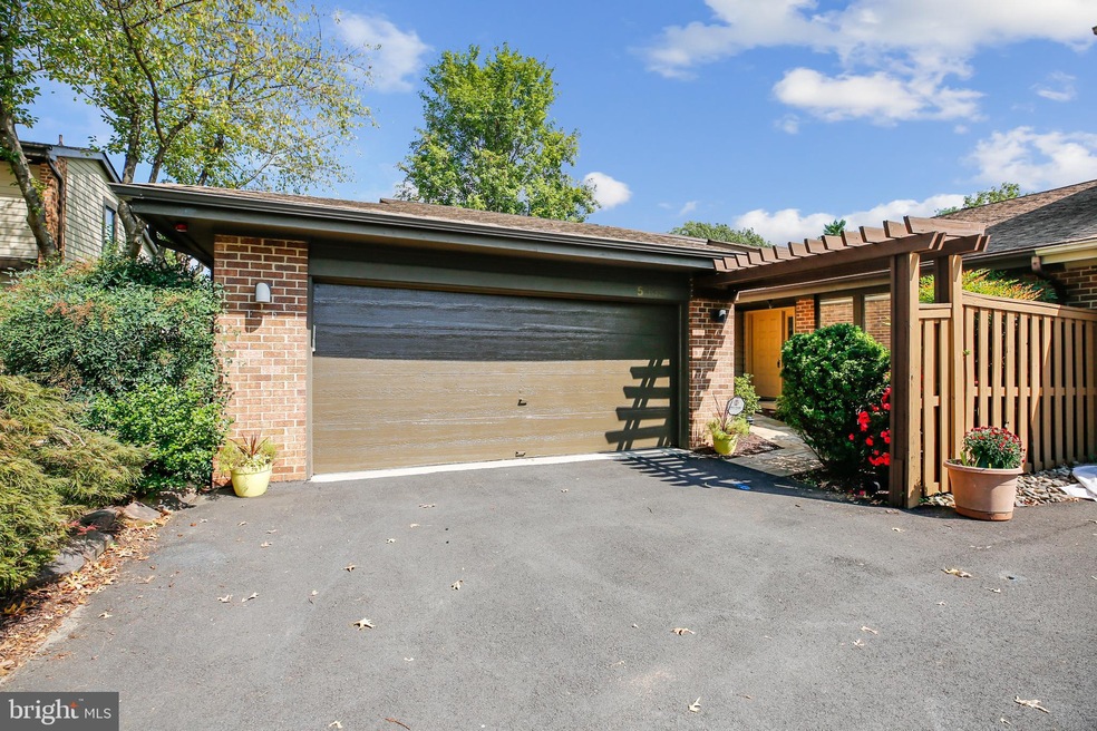 5335 Strathmore Ave, Kensington, MD 20895 - photo 1