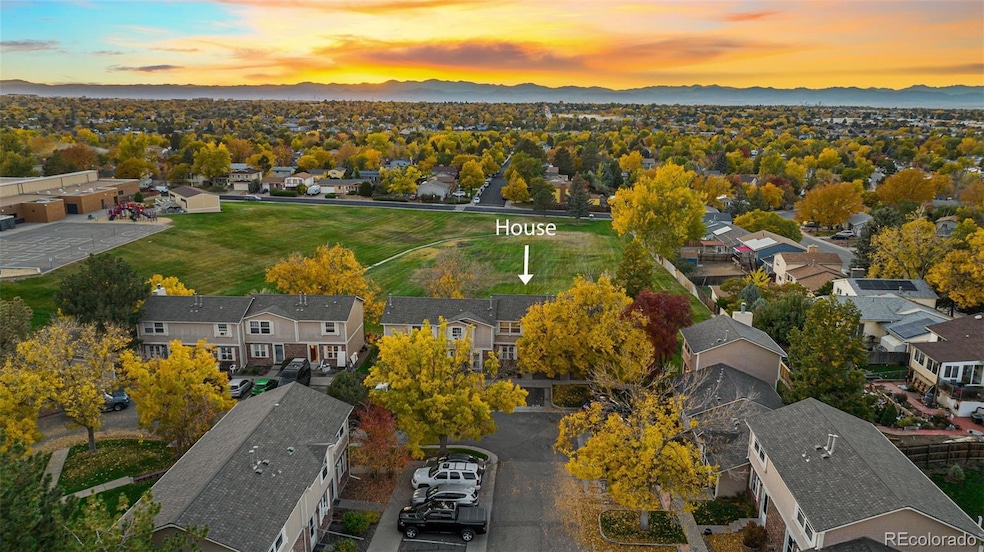 1523 S Ouray Cir unit B, Aurora, CO 80017 - photo 1