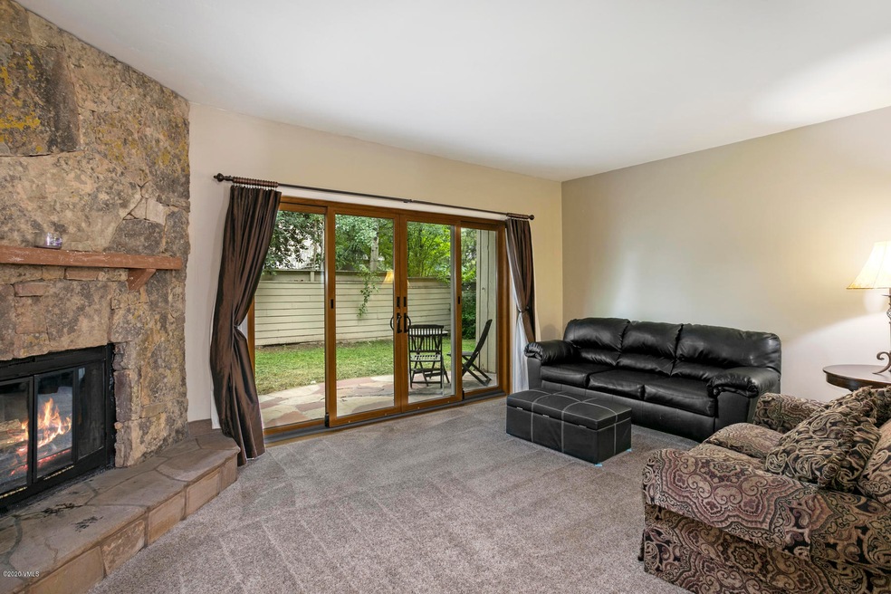 124 Eagle Dr C-017-015-Living Room-MLS_S