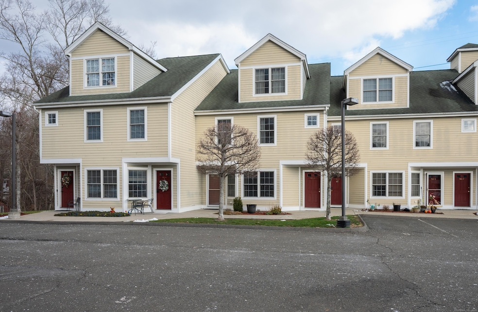 793 Federal Rd unit 3, Brookfield, CT 06804 - photo 1