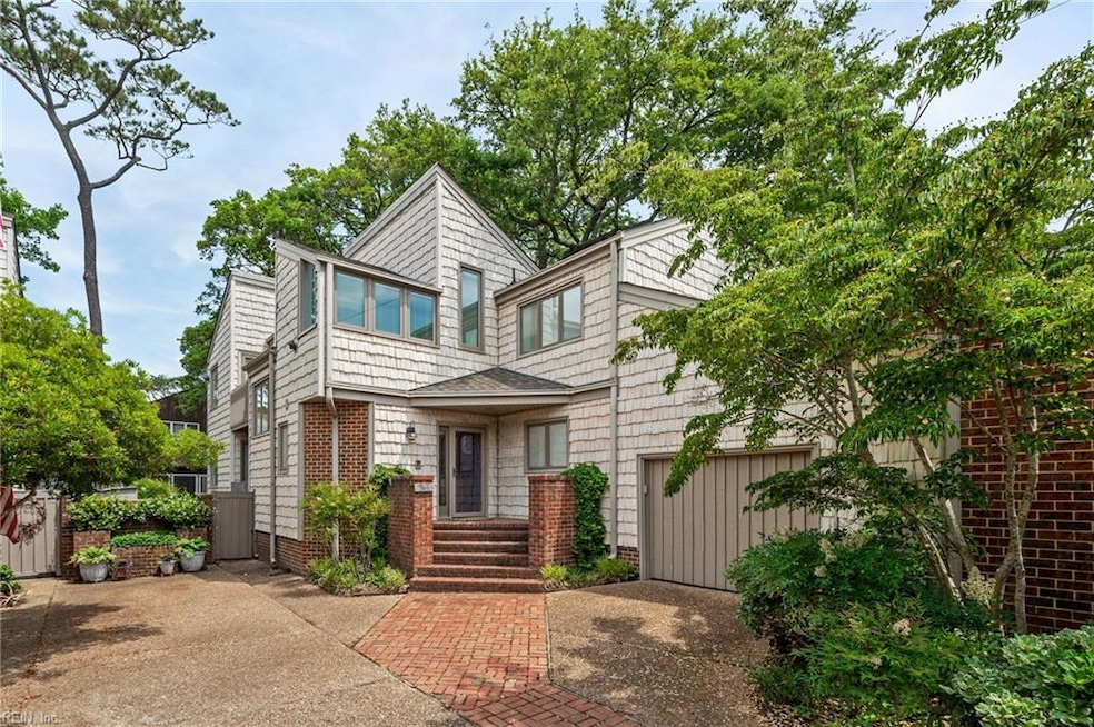 Updated low maintenance no fee condo