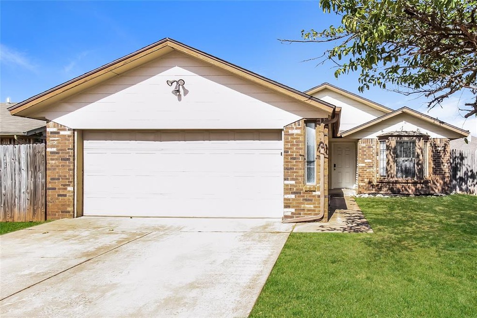 2117 NE 8th St, Moore, OK 73160 - photo 1