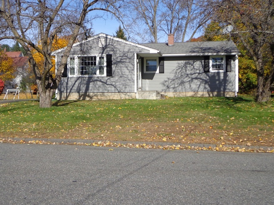 15 Steven Dr, Holyoke, MA 01040 - photo 1