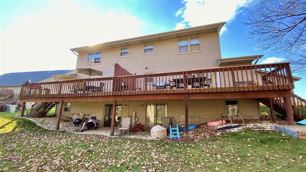 488 Olympic Dr unit 490, Slinger, WI 53086 - photo 1