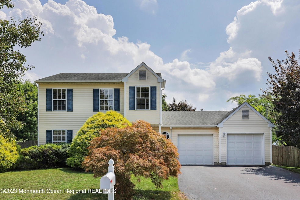 15 Bryce Canyon Rd, Howell, NJ 07731 - photo 1