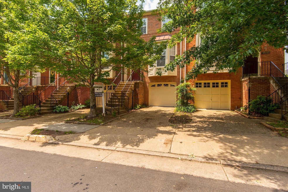 13122 Kidwell Field Rd, Herndon, VA 20171 - photo 1