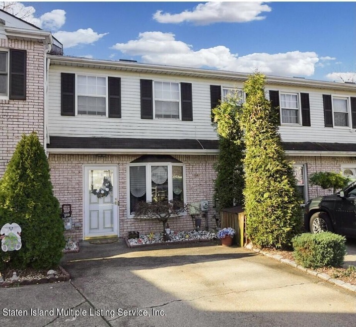 124 Blythe Place, Staten Island, NY 10306 - photo 1