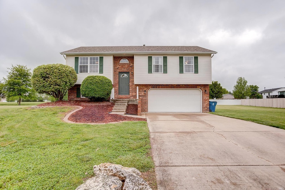 4 Leone Ct, Maryville, IL 62062 - photo 1