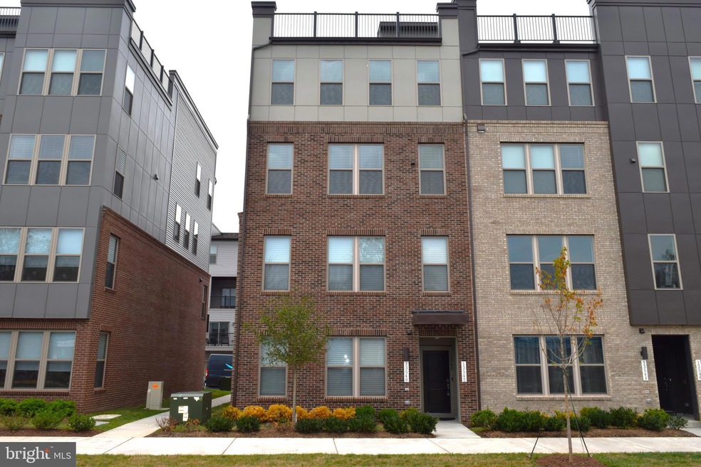 13542 Innovation Station Loop, Herndon, VA 20171 - photo 1