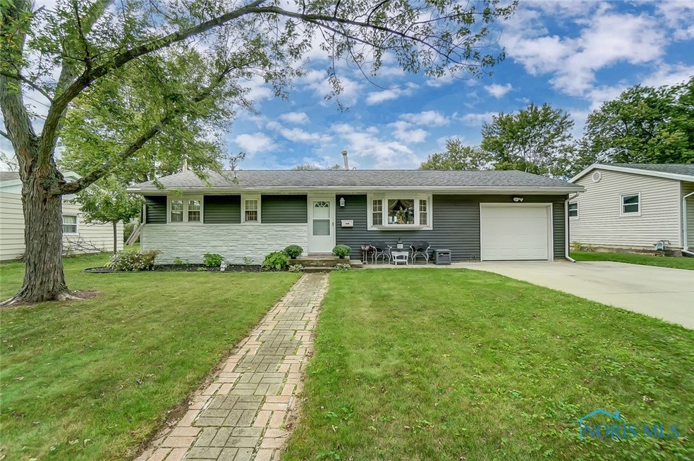 1938 Cottonwood St, Findlay, OH 45840 - photo 1