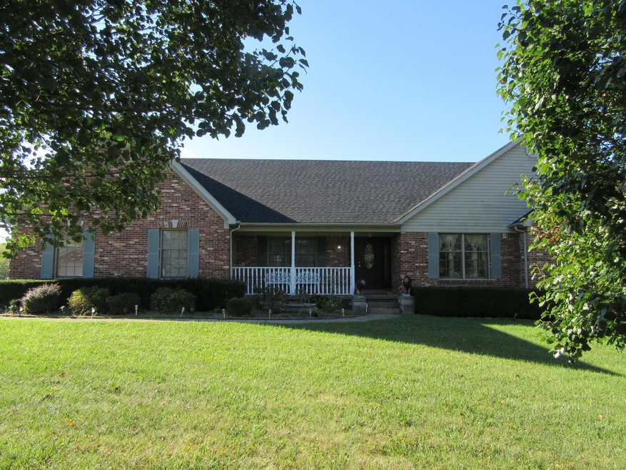 2103 Crescent Ct, Crestwood, KY 40014 - photo 1