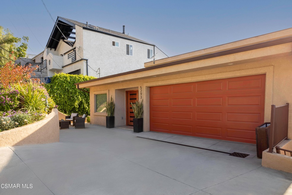 Sold $1,155,000 • Co-Listing Agent