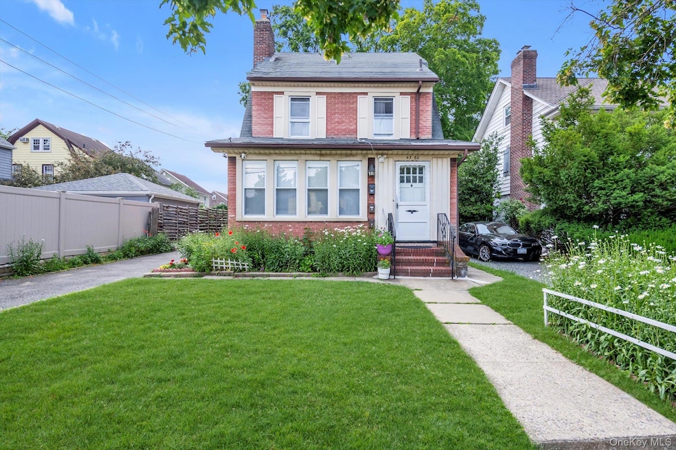 4360 Auburndale Ln, Flushing, NY 11358 - photo 1