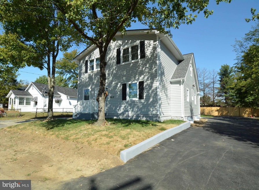 3912 Coach Ln, Suitland, MD 20746 - photo 1