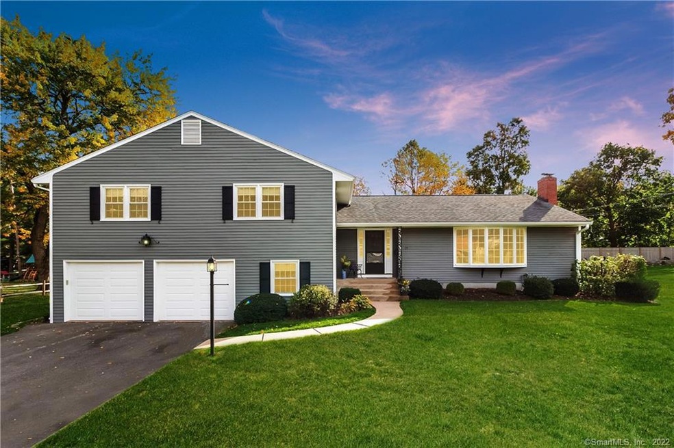 25 Juniper Ln, West Hartford, CT 06117 - photo 1