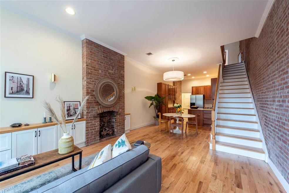 Sold $1,310,000 • Co-Listing Agent