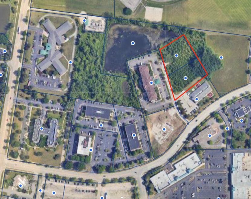 740 Courtyard Dr, St. Charles, IL 60174 - photo 1