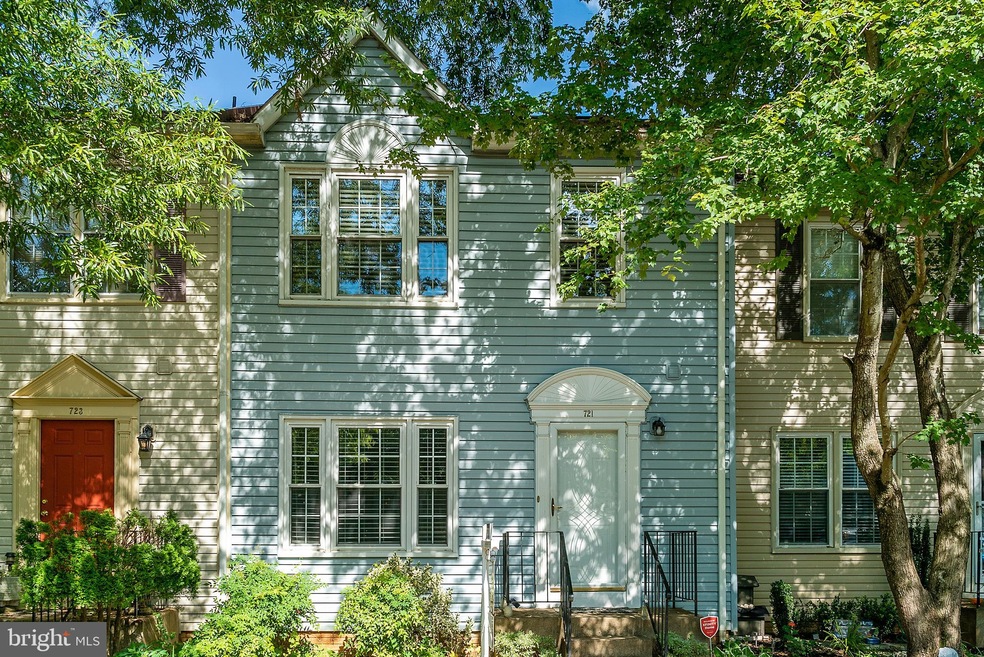 721 Pine Tree Ct, Warrenton, VA 20186 - photo 1